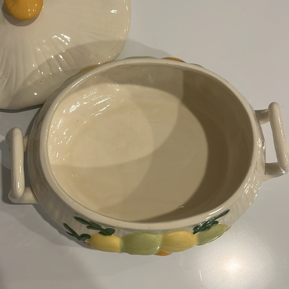 Vintage mushroom bowl with handles and lid - Picture 4 of 6